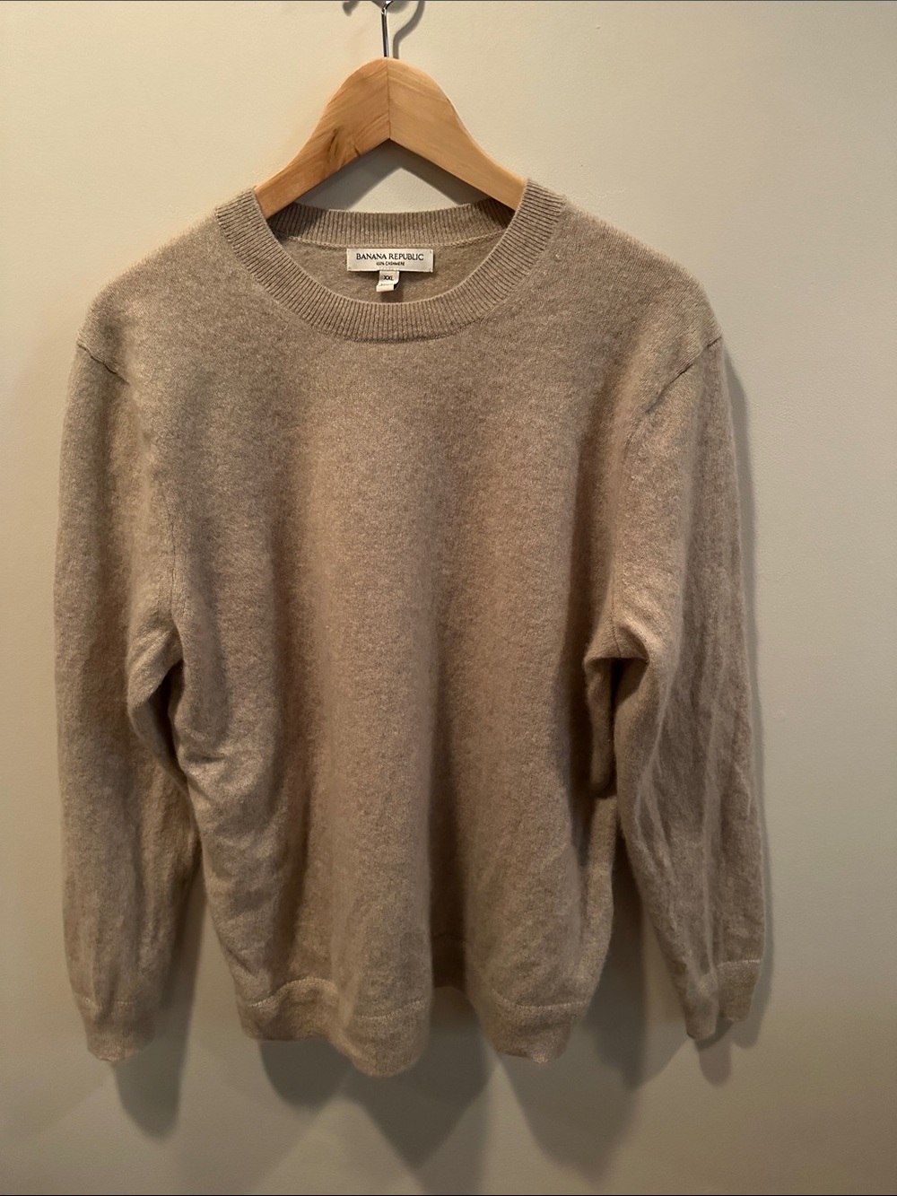 Banana Republic Women’s Cashmere Crewneck Sweater in Light Taupe